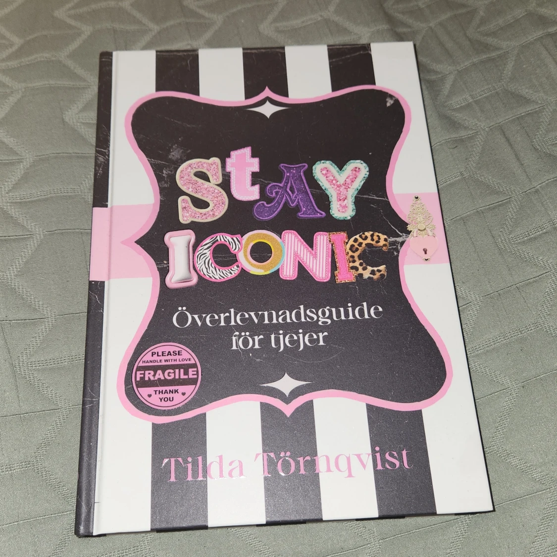 Stay Iconic: Överlevnadsguide för tjejer