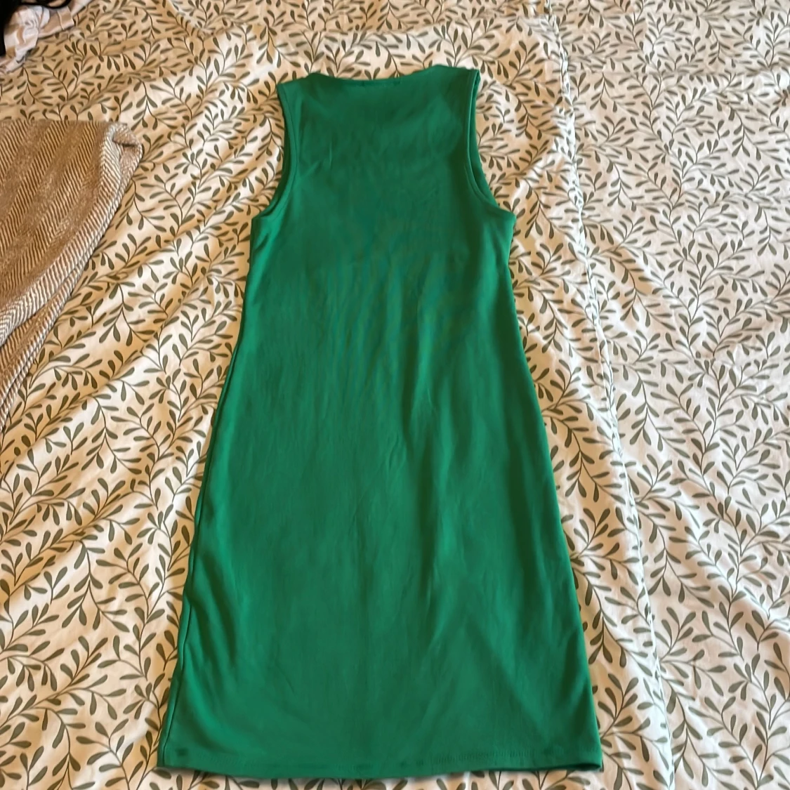 grön kort zara klänning  - 2