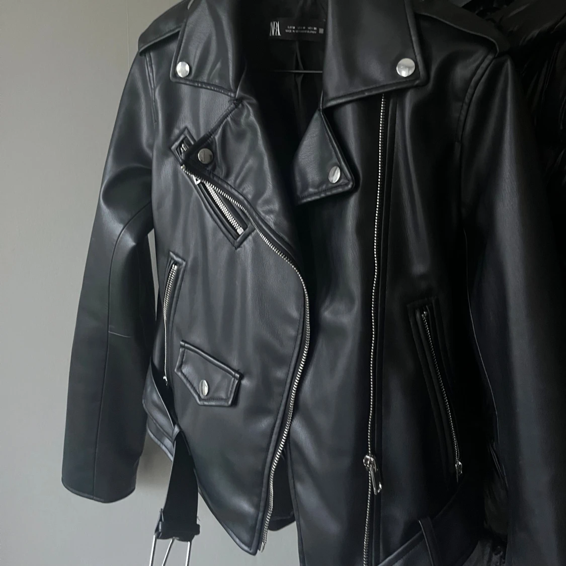 Svart skinnjacka Zara - 1