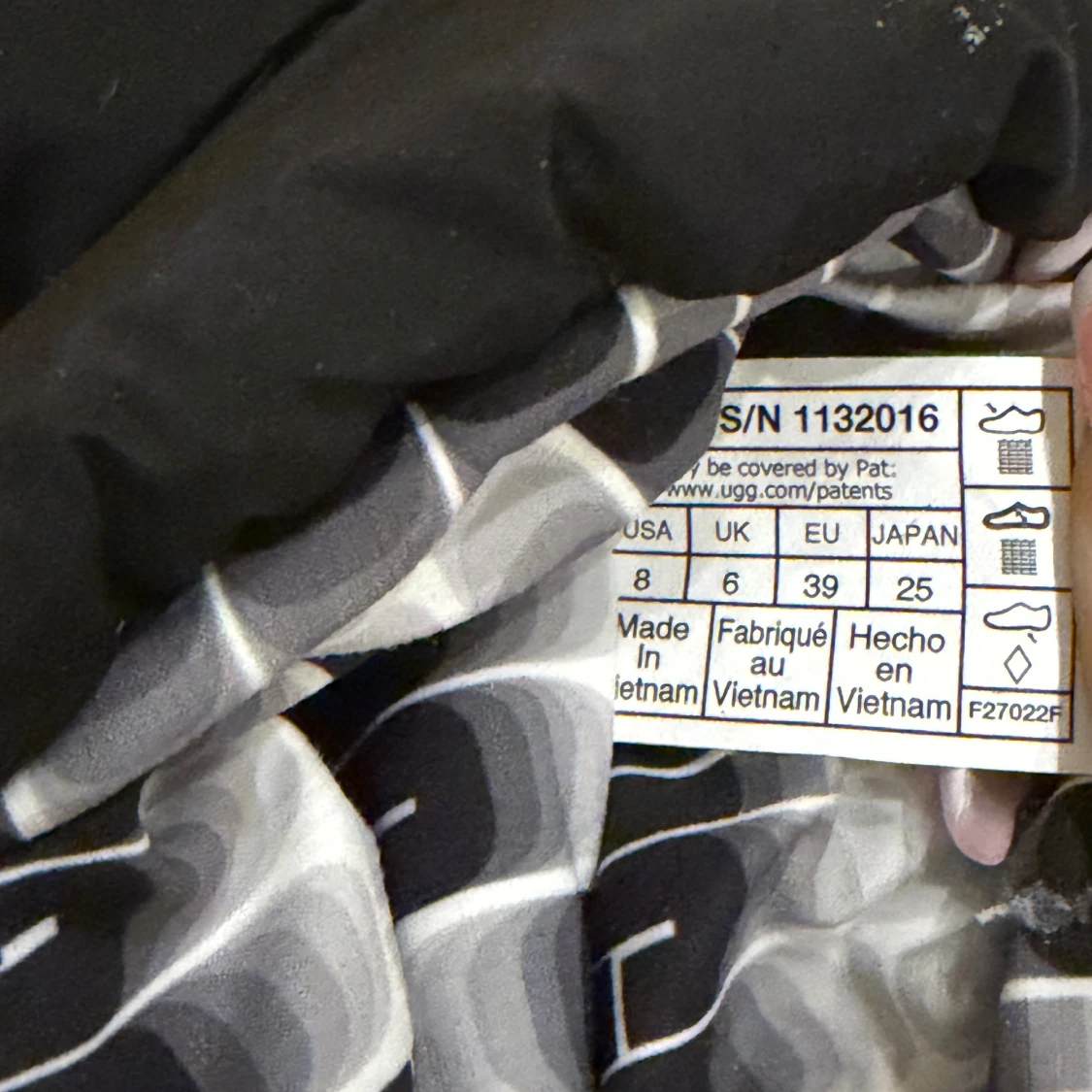 Svarta skor från UGG, strl 39 - 3