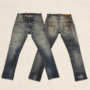 NUDIE GRIM TIM DISTRESSED - Tjena! Säljer dessa riktigt sjuka Nudie Jeans Grim Tim✔️W32 L32✔️Repaired och Disstressed✔️Skriv vid minsta fundering✔️