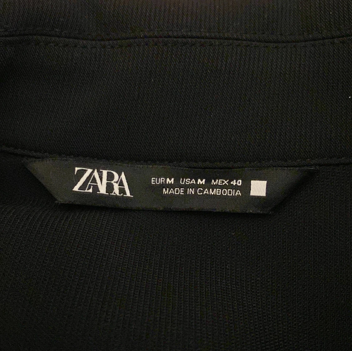 Svart overshirt från Zara med dragkedja - 2