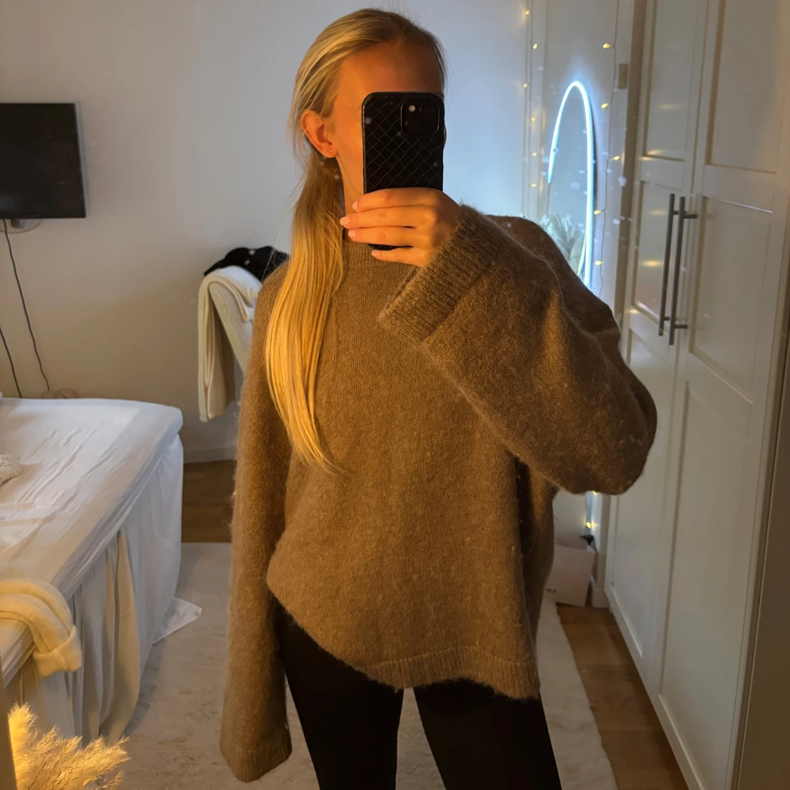 Brun stickad tröja från Gina Tricot