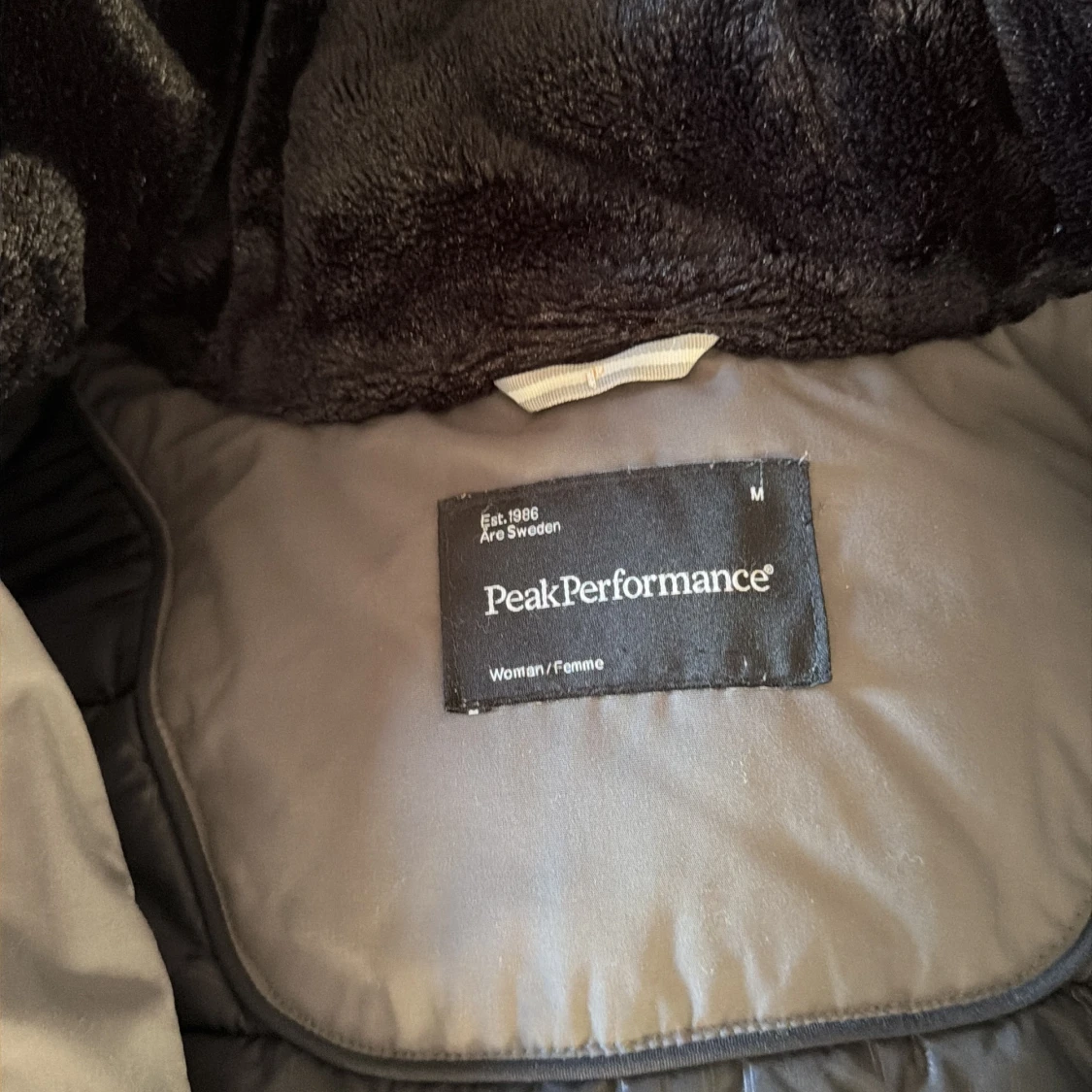 Svart Peak Performance parkajacka M - 1