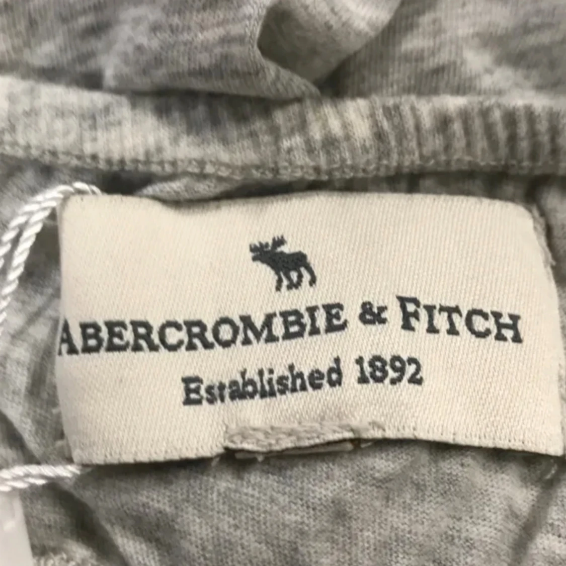 Grå linnetopp från Abercrombie & Fitch - 2