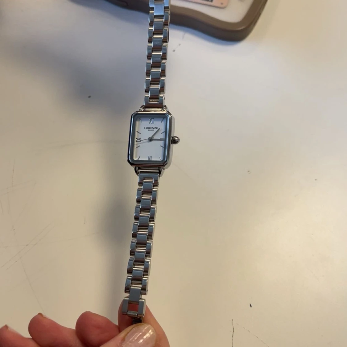 Silverfärgad klocka - 2