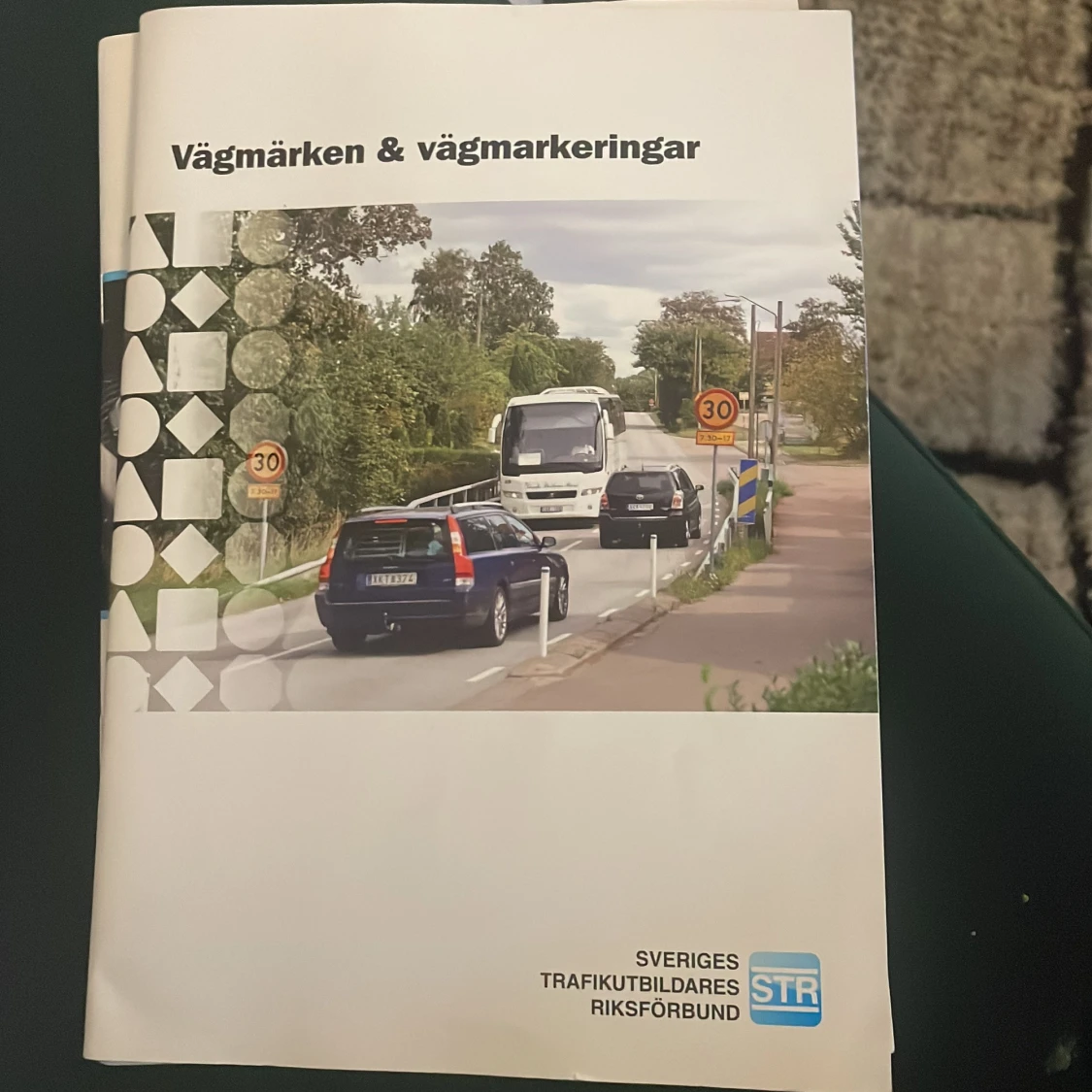 Riskettan B, Vägmärken & vägmarkeringar, Första körhäftet 1 - 1