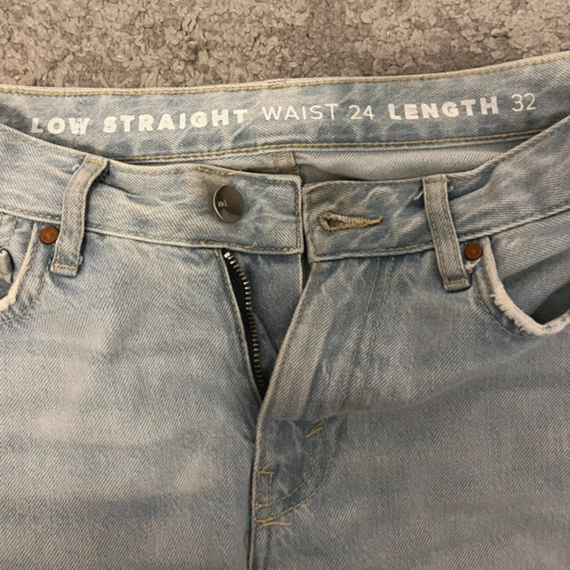 Ljusblå low waist straight jeans - 1