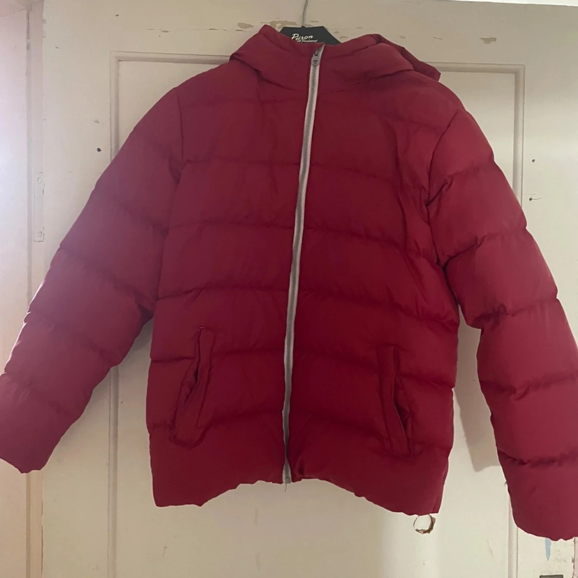 Röd dunjacka från United Colors of Benetton - 90