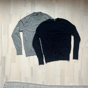 Uniqlo stickade tröjor - Säljer två stycken tröjor i bra skick från uniqlo i storlek xs. Båda två för 300kr. En för 200kr. Hör av dig vid fler frågor och funderingar!