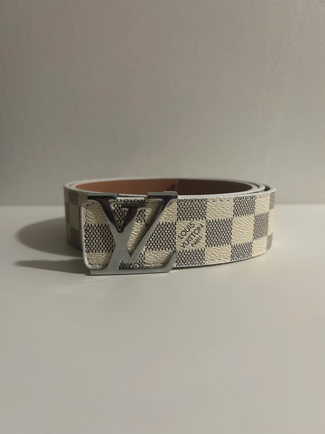 rutig bälte med spänne