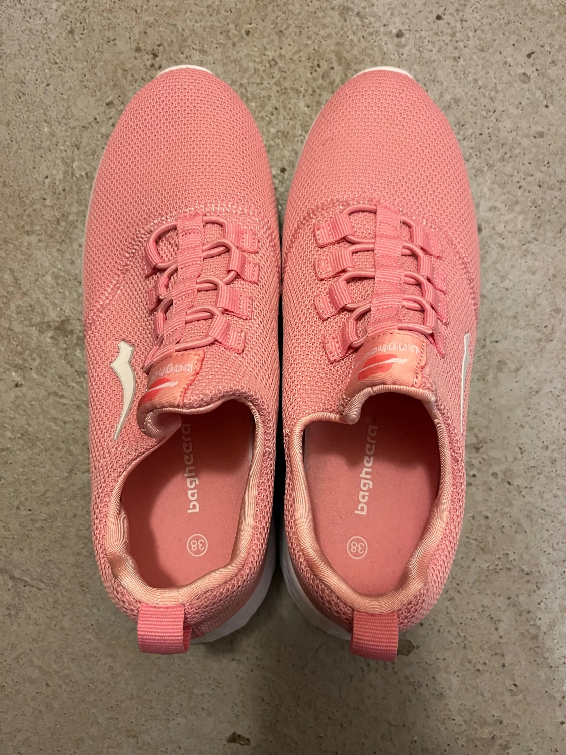 Rosa sneakers från Bagheera strl 38