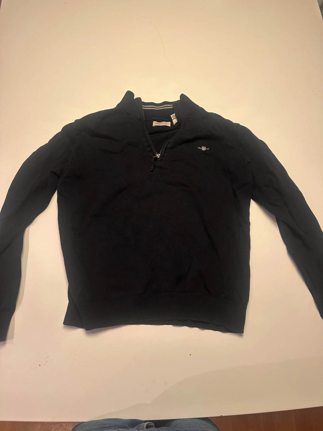 Svart stickad half zip tröja från GANT