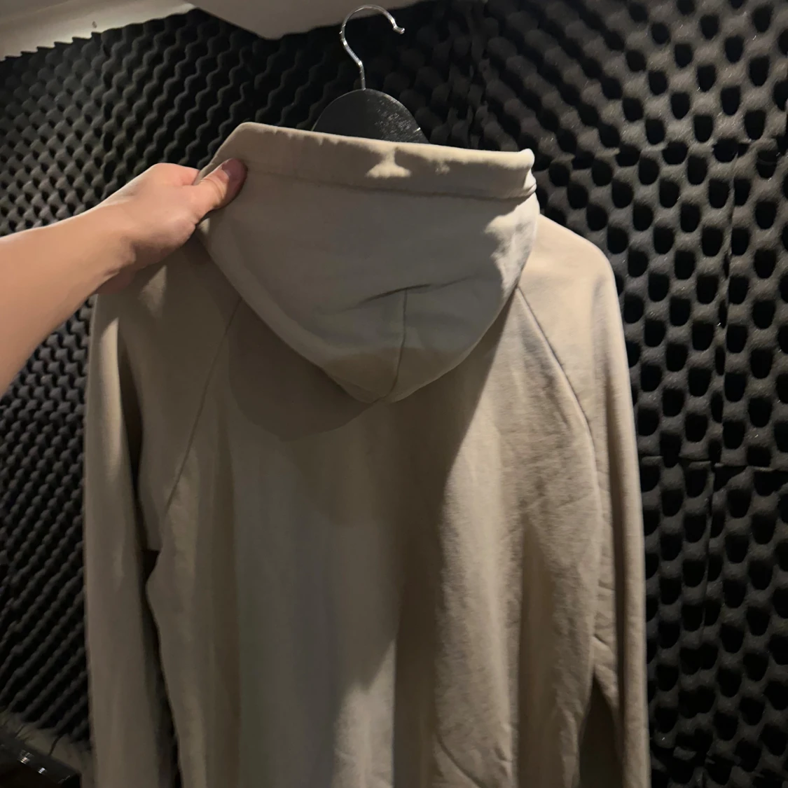 Beige hoodie från Peak Performance - 1