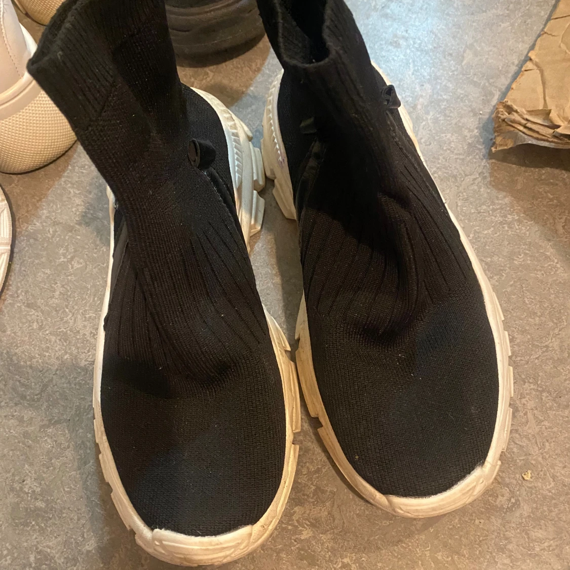 Svarta sock-sneakers med vit sula - 1