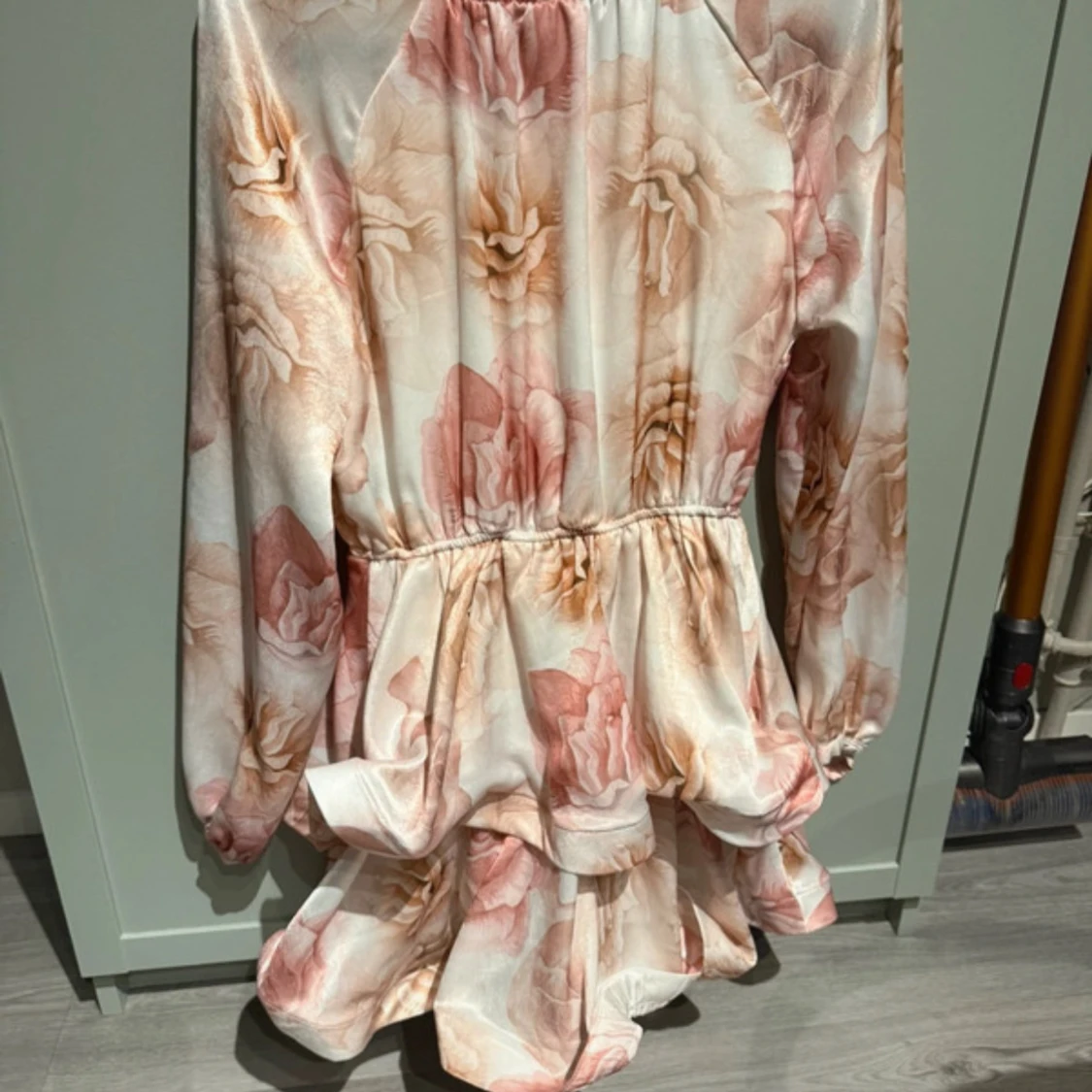 Blommig kortklänning från Cilem Tunc - 1