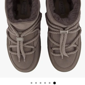 Bruna Inuikii - Säljer ett par bruna Inuikiis som jag köpte föra året! Dom är i storlek 39 men skulle säga att dom passar storlek 38 också! Jättesköna! Priset kan diskuteras men ordinarie pris är runt 2400-2600