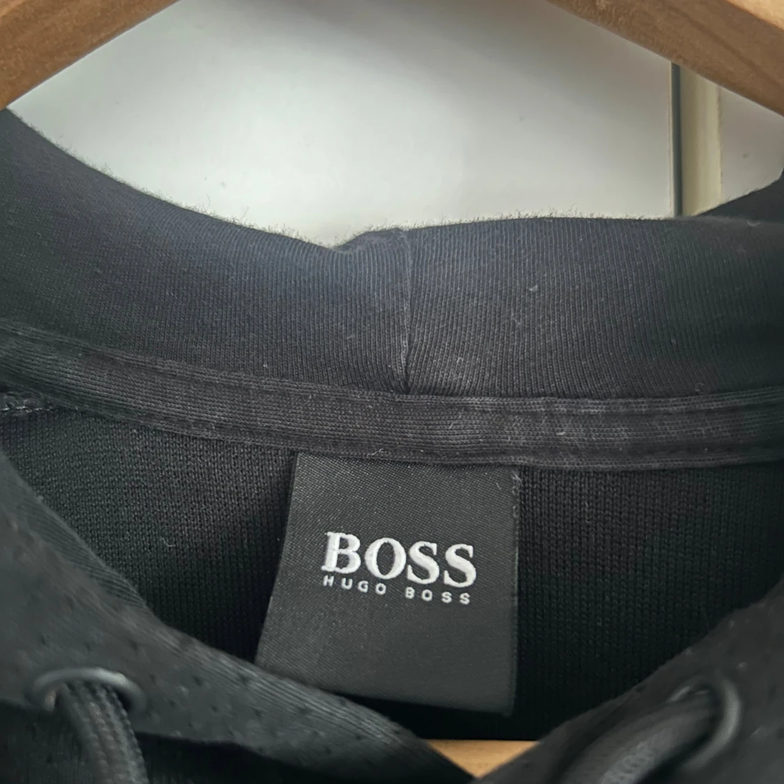 Svart hoodie från Hugo Boss - 1