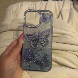 Skal iPhone 14 Pro Max - Blått skal till iPhone 14 Pro max, använt skick men inga tecken på användning, inga defekter 