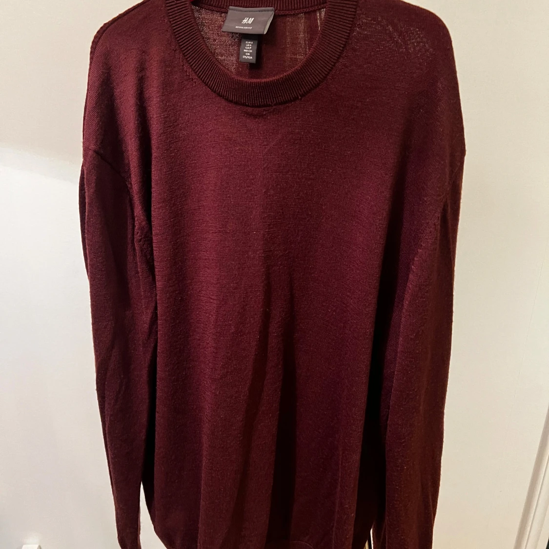 Vinröd stickad tröja från H&M - 1