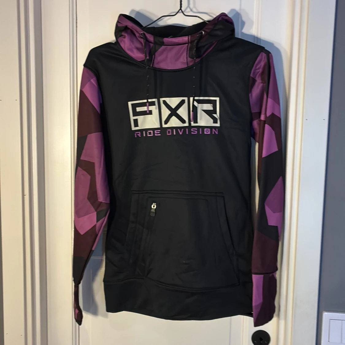 FXR hoodie i bra skick som ej säljs längre - 2