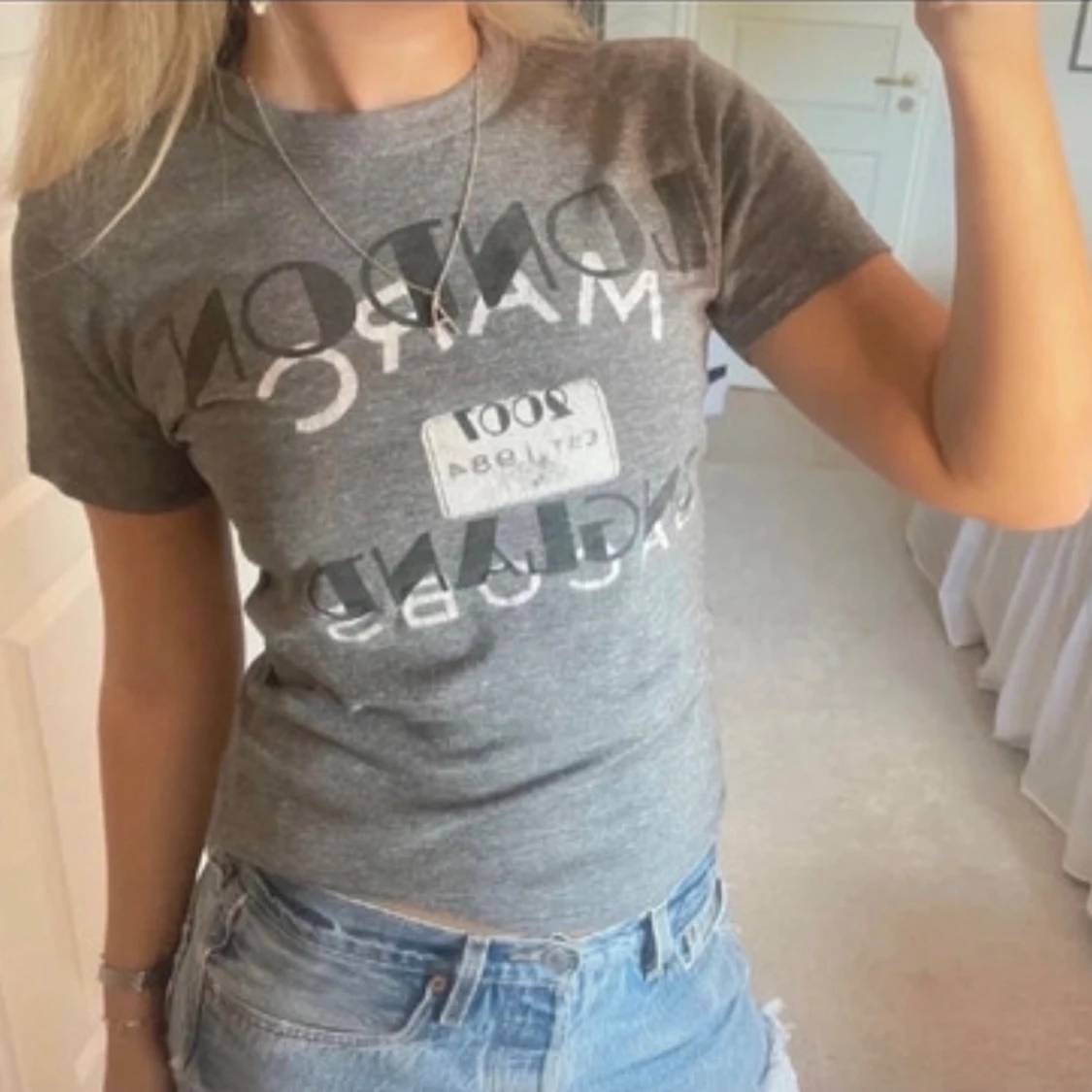 Grå t-shirt från Marc Jacobs