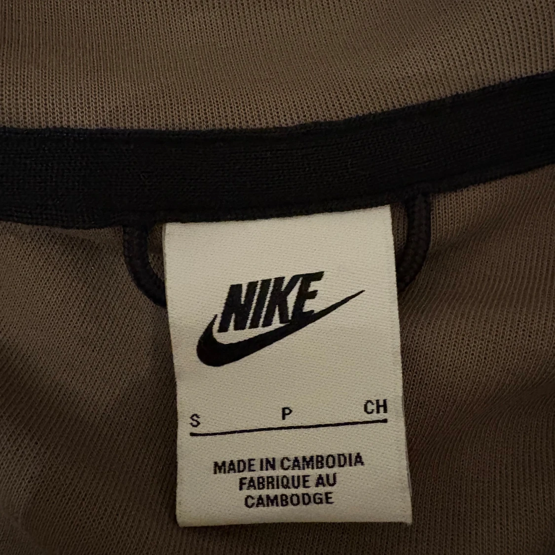 Nike tech i beige och grå, stl S - 3