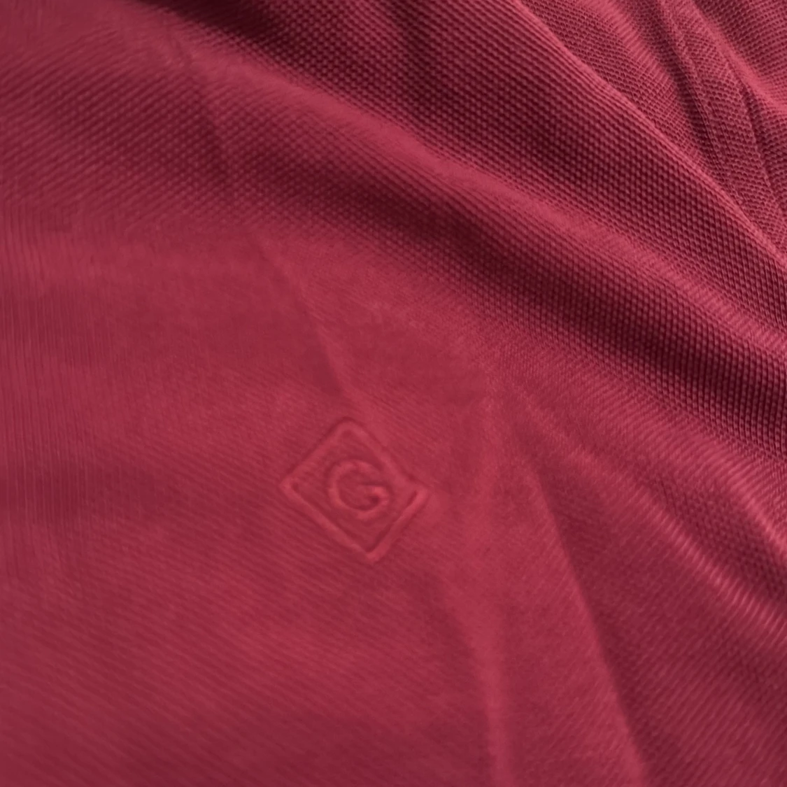 Vinröd pikétröja från Gant, stl S - 3