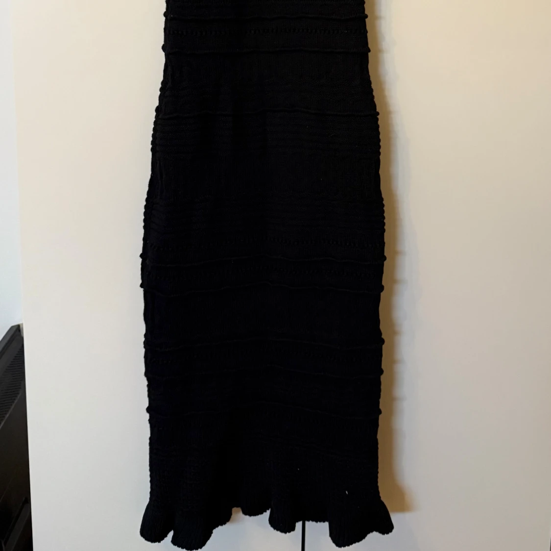 Svart stickad klänning från H&M - 2