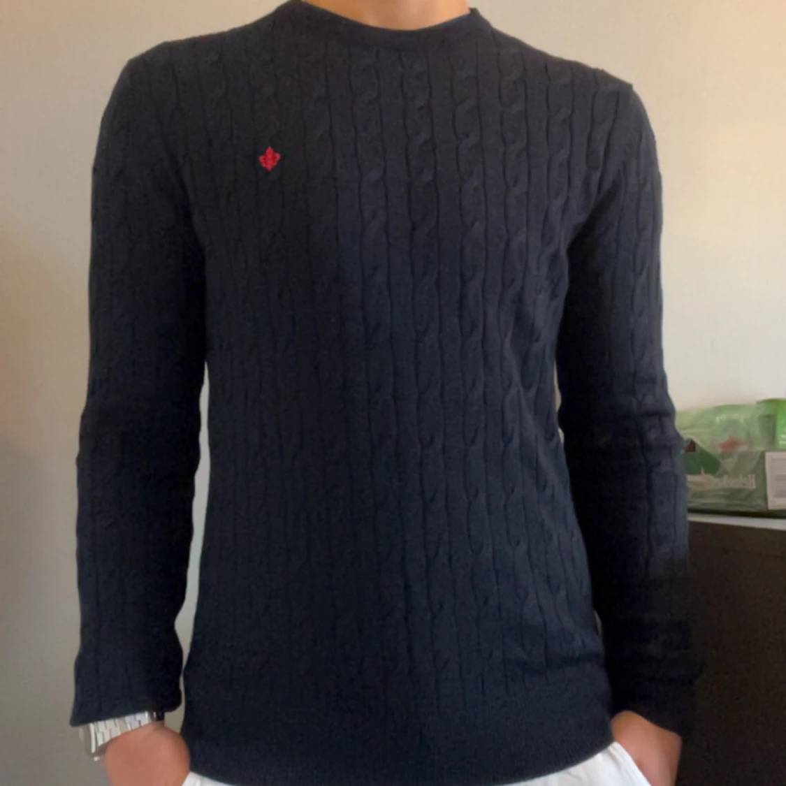 Mörkblå kabelstickad tröja Morris XS