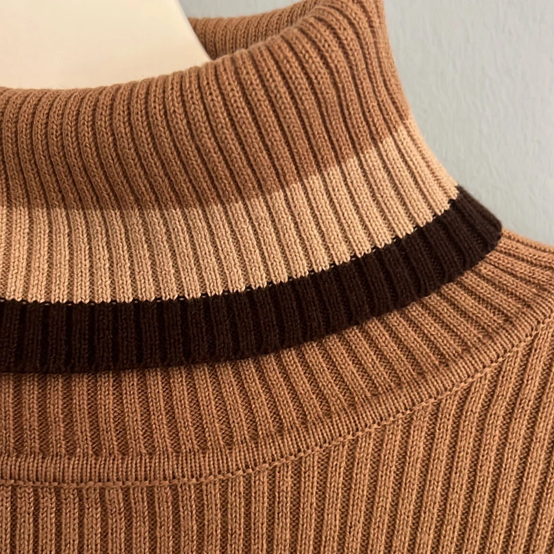 Brun polotröja - 3