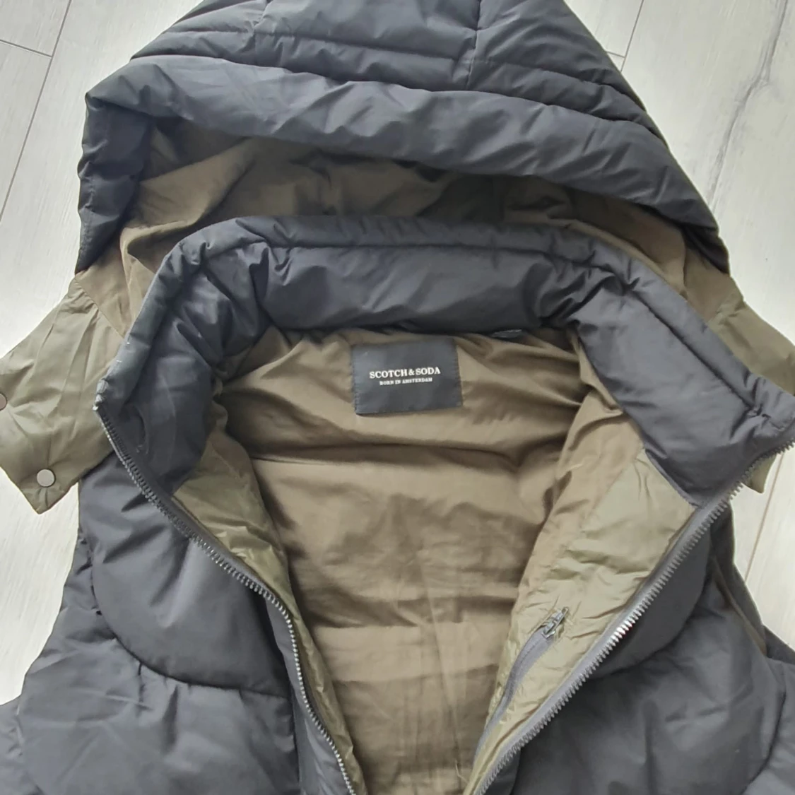 Svart dunväst från Scotch & Soda - 4