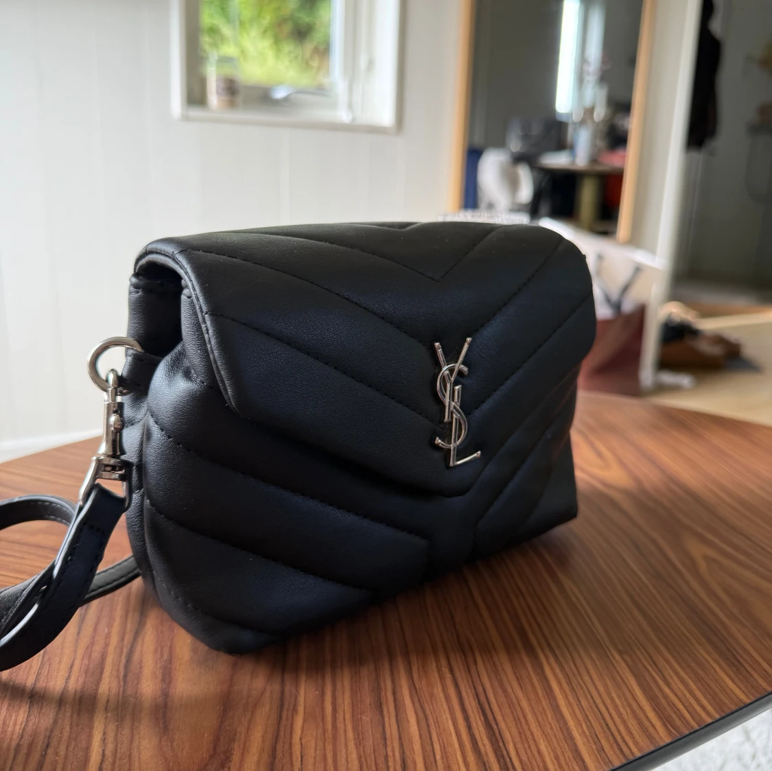 Svart quiltad axelväska från YSL - 3