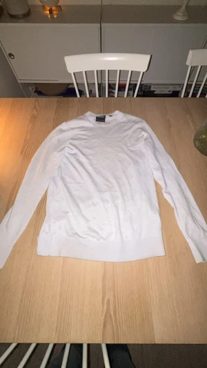 Vit tröja från Lyle scott  - Vit bomulls tröja från lyle scott 