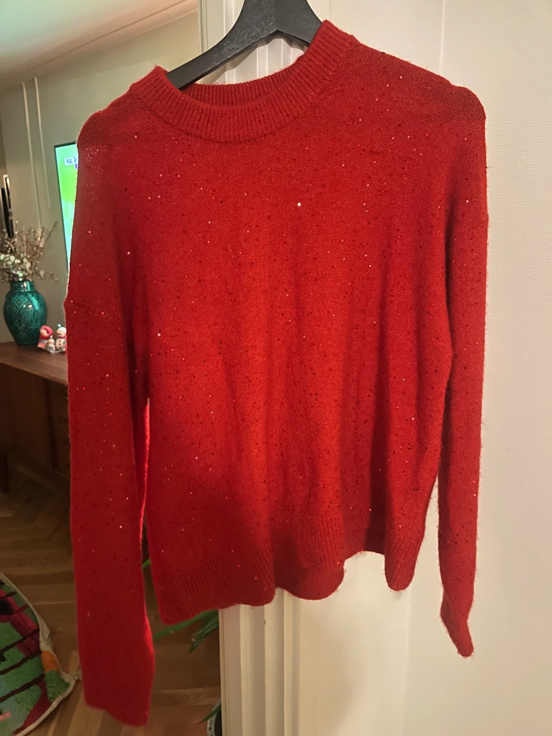 Röd glittrig stickad tröja   - 1