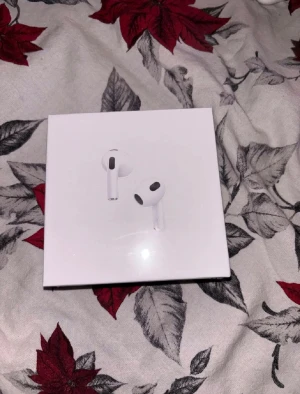 AirPods 3  - Helt nya AirPods. Priset kan diskuteras.