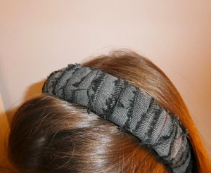 Diadem  - Diadem i svart denim tyg