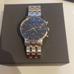 GANT silverfärgad klocka med länk - Gant klocka använd 2-3 gånger kom med prisförslag