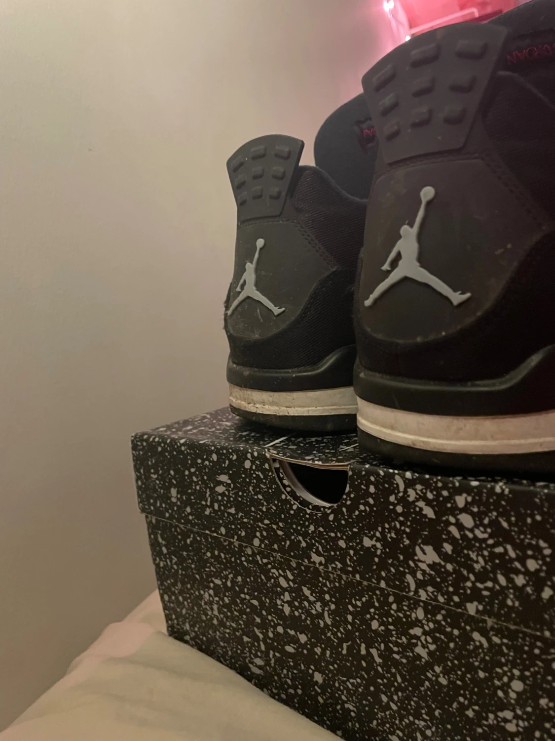 Jordan 4 Svarta (pris kan diskuteras!) - 2