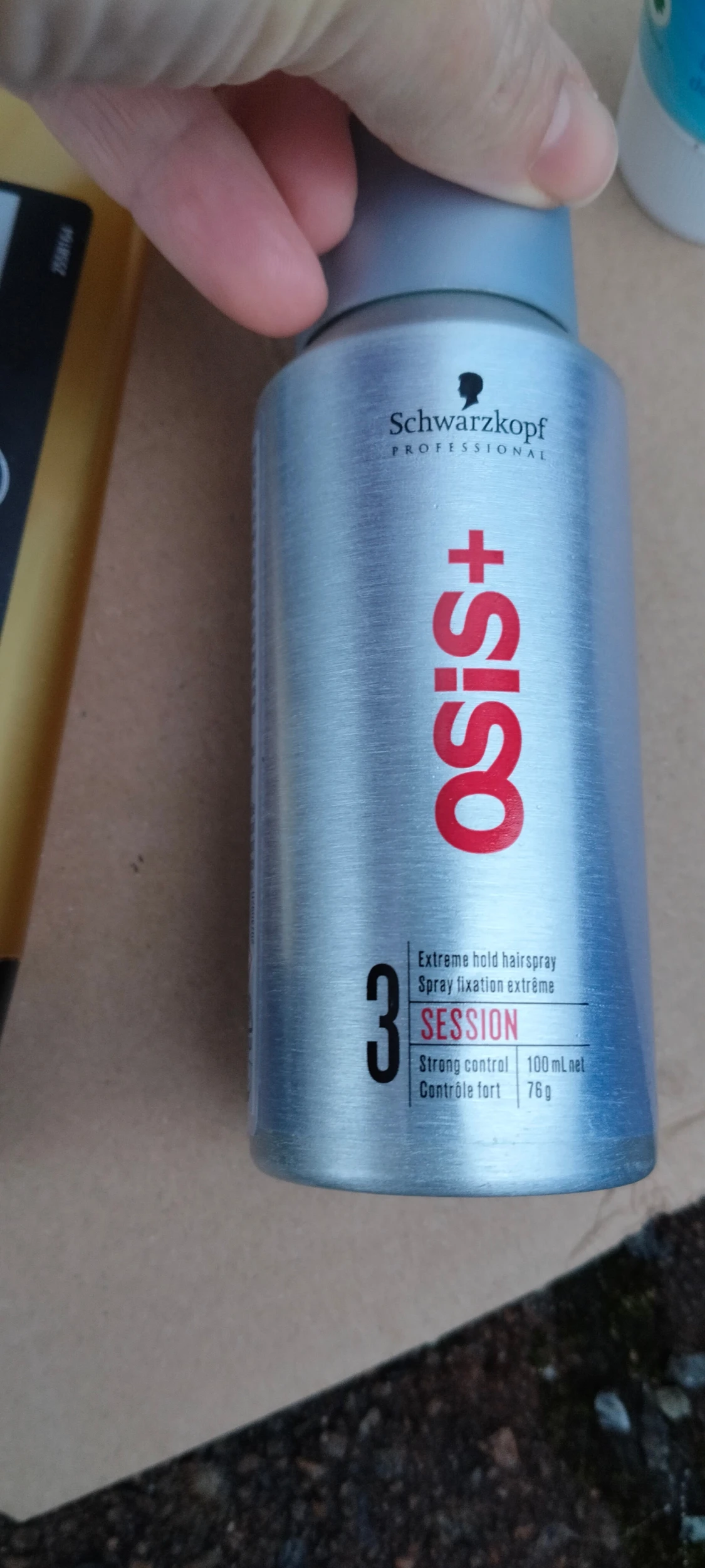 Ett set med diverse skönhetsprodukter för män. - 2