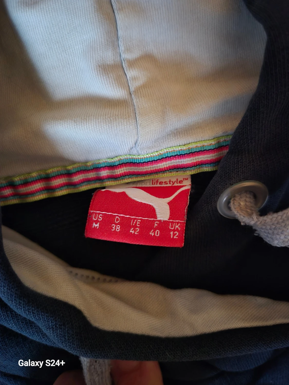 Svart hoodie från Puma med snörning - 1