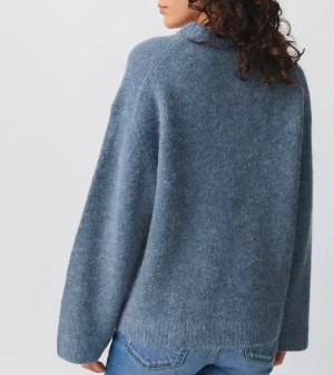 Stickad tröja  - Super fin stickad tröja storlek S från Gina tricot 💗