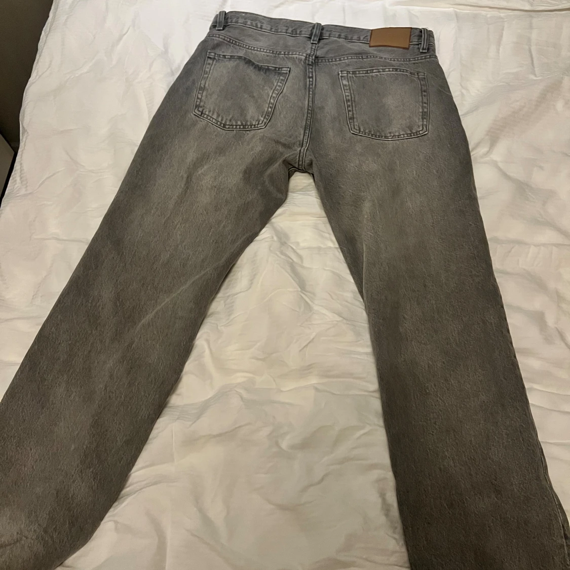 Grå jeans från Zara, storlek 42/32 - 1