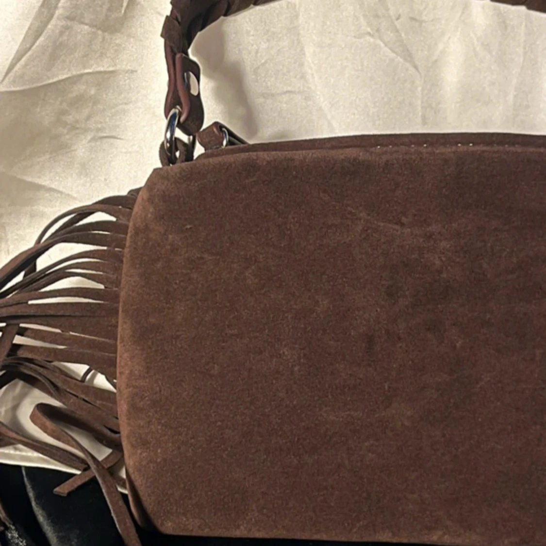 Brun mocka handväska med fransar - 3