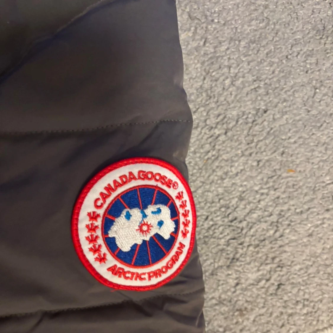 Mörkgrå dunjacka från Canada Goose - 4