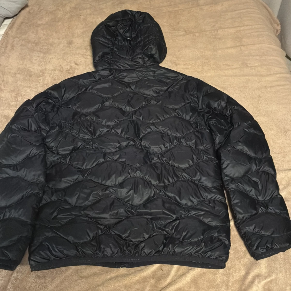 Svart dunjacka Peak Performance M - 1