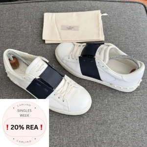 Valentino Open | 40 - Valentino Open sneakers | Original dustbag ingår | Storlek 39, passar 39-40 | INGA BYTEB | Fraktar spårbart eller möts upp i Täby 