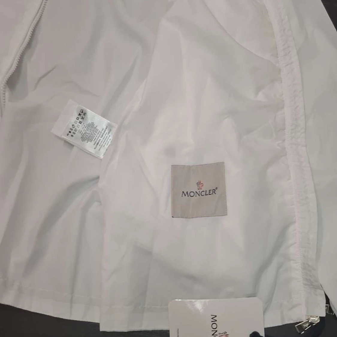 Vit vindjacka från Moncler med huva - 2