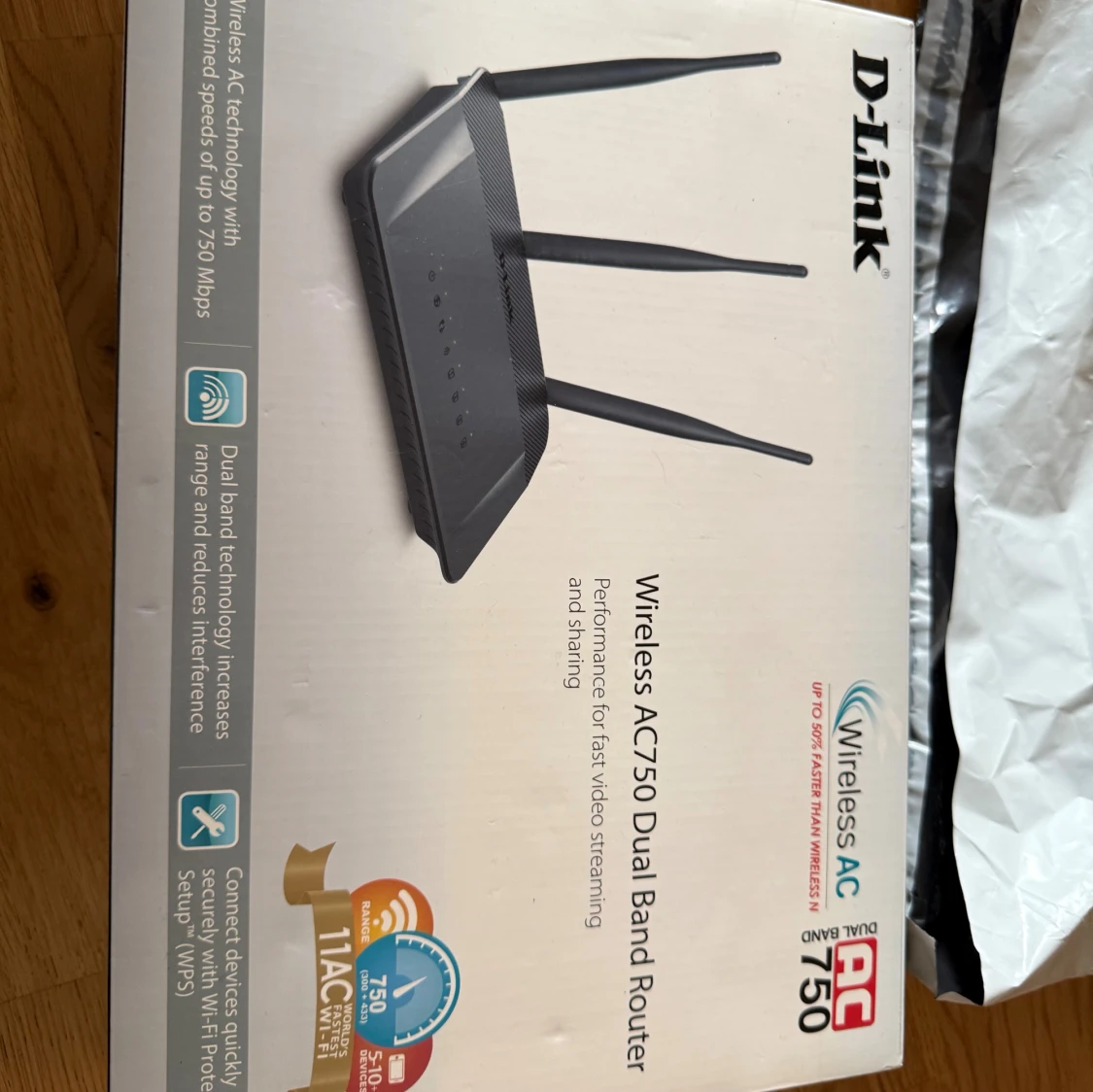 Wireless AC750 Dual Band Router - 1