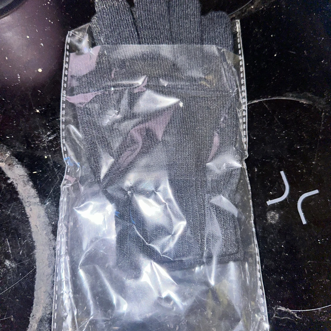 Svarta stickade handskar touchhandskar pekskärmshandskar  - 1